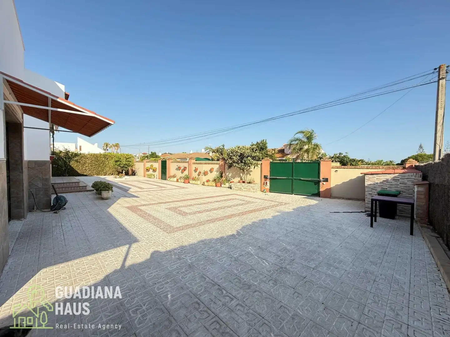 Chalet con piscina en venta en Ayamonte ciudad, imagen 3