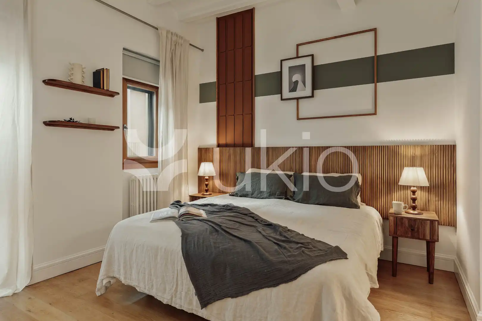 Dormitori de Apartament de lloguer en Barcelona amb Aire condicionat, Calefacció i Moblat