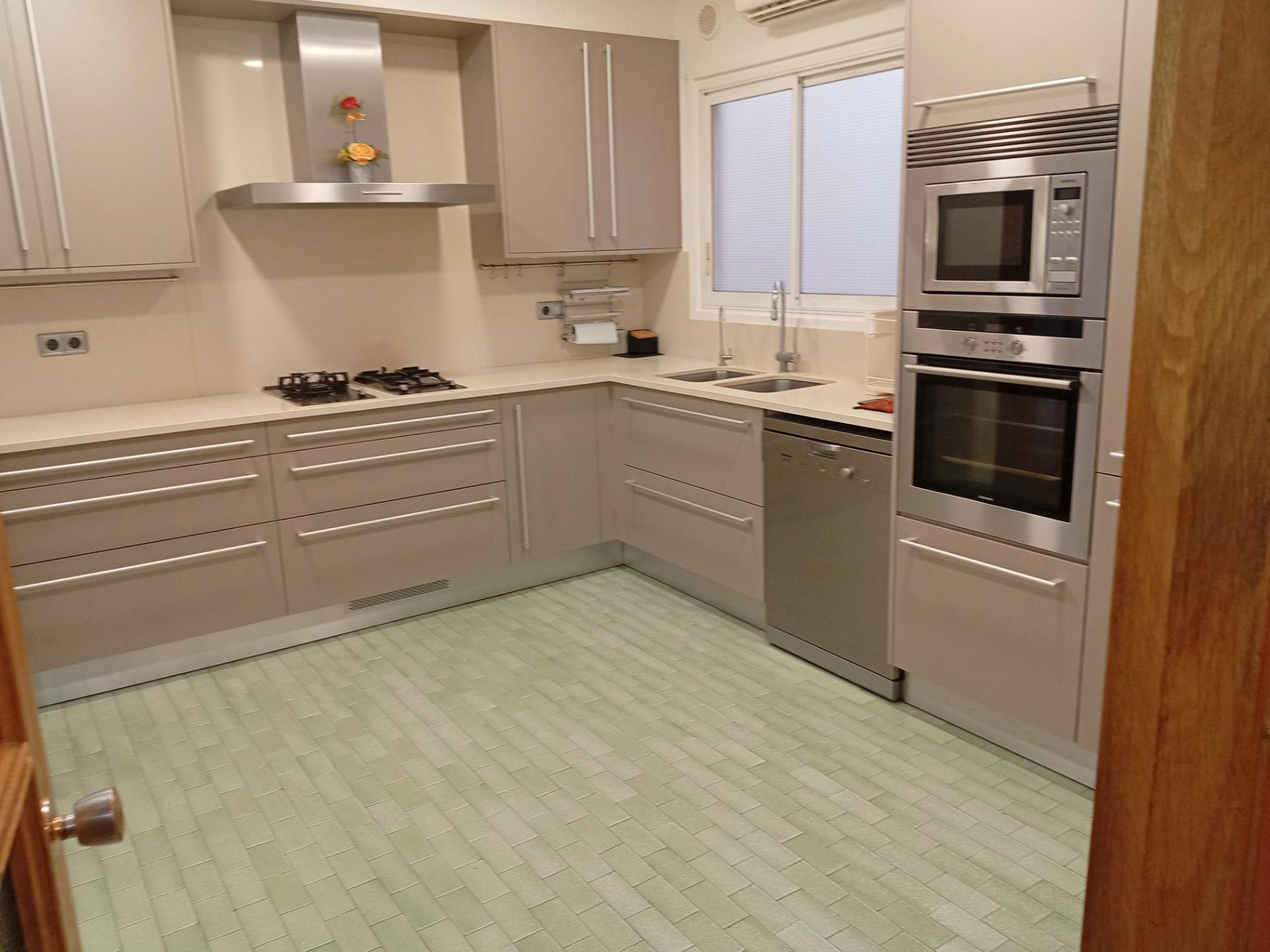 Cocina de Dúplex en venta en Girona Capital con Aire acondicionado, Calefacción y Terraza