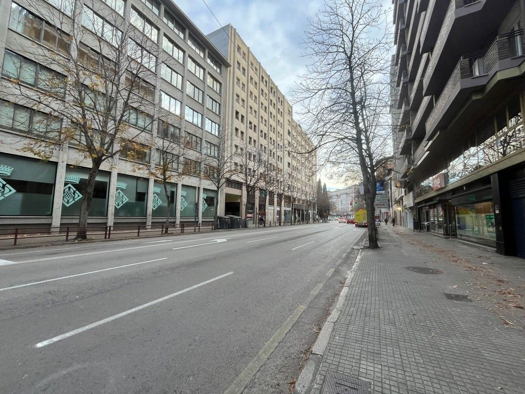 Vista exterior de Oficina de alquiler en Girona Capital