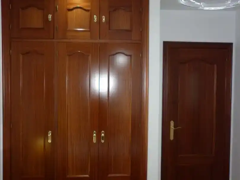 Dormitori de Apartament de lloguer en Dos Hermanas amb Aire condicionat, Moblat i Balcó