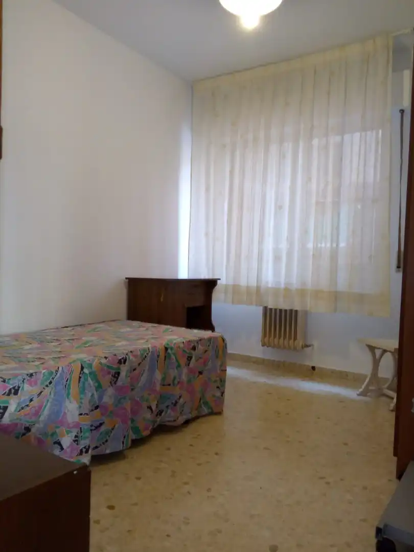 Bedroom of Flat for rent in Granada  with Heating, Furnished and Oven