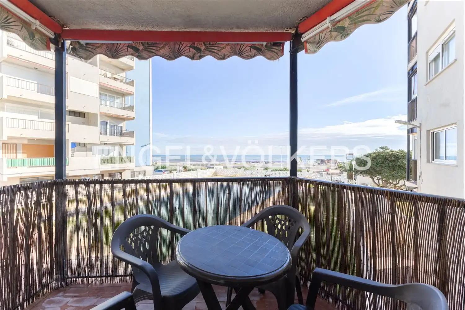 Terrasse von Wohnung zur Miete in El Puig de Santa Maria mit Klimaanlage, Heizung und Privatgarten