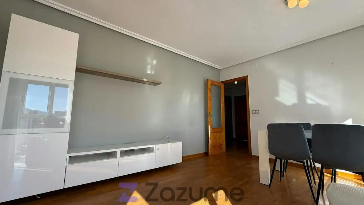 Flat with terrace to rent in C. Fortunato Arias, imagen 5