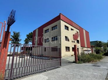 Nau industrial de lloguer a Barrio El Campillo