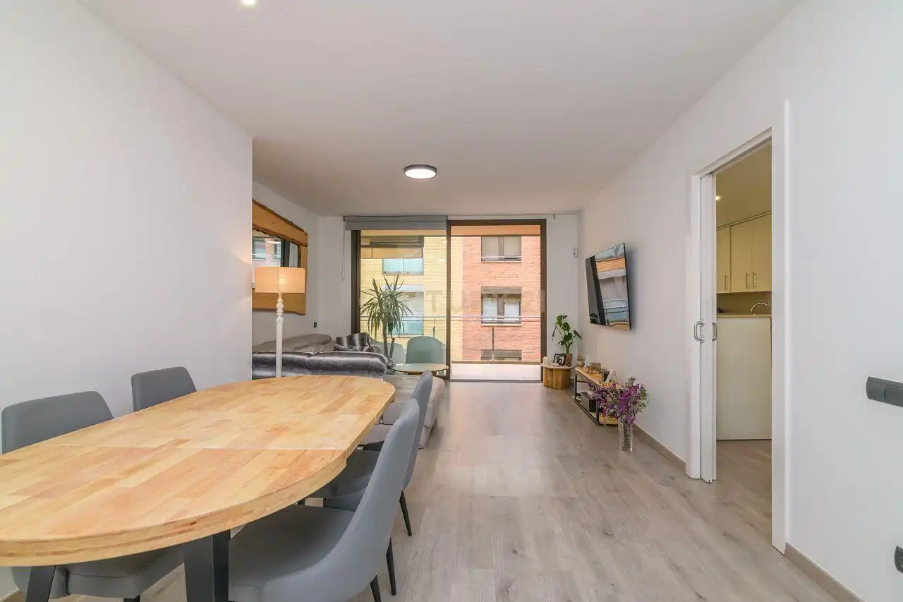 Sala de estar de Apartamento en venta en Molins de Rei con Aire acondicionado, Trastero y Balcón