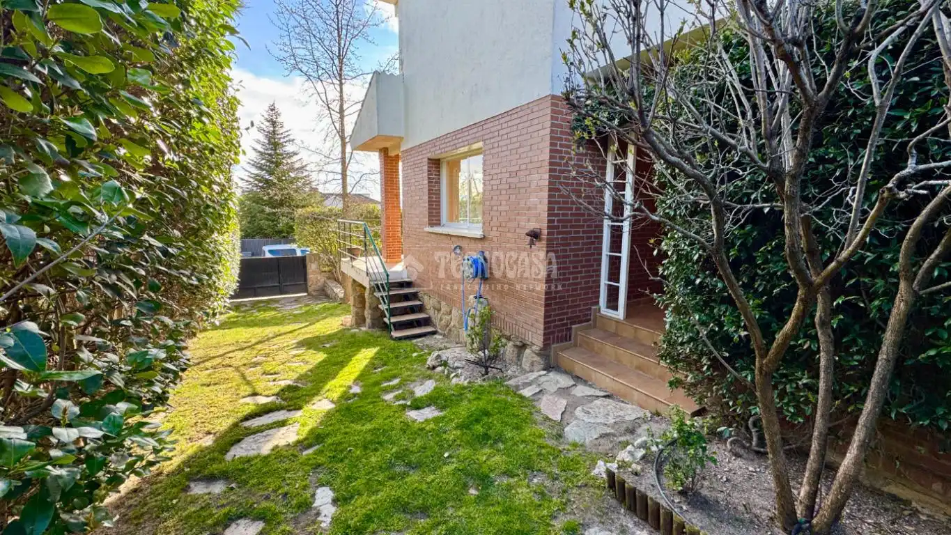 Garden of Detached homes for sale in Moralzarzal  with Heating, Terrace and Community pool