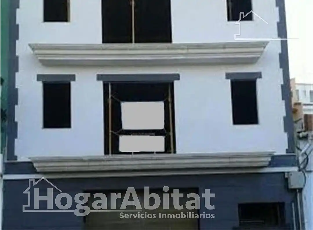 Residencial en venta en Calle CHIVA, imagen 2