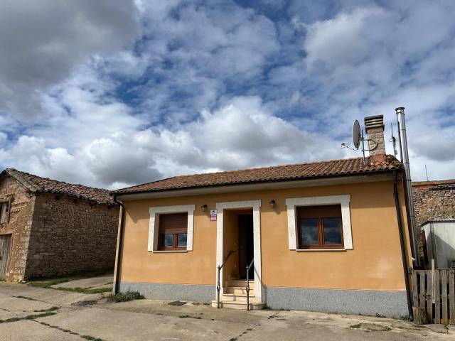 Casa-chalet en Venta en Del Medio en Villadiego