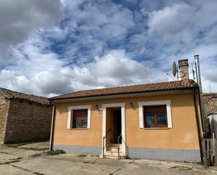 Vista exterior de Casa o xalet en venda en Villadiego amb Calefacció