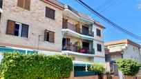 Vista exterior de Àtic en venda en Calafell amb Parquet, Piscina i Balcó