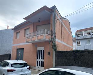 Vista exterior de Casa o xalet de lloguer en A Cañiza   amb Jardí privat, Moblat i Balcó