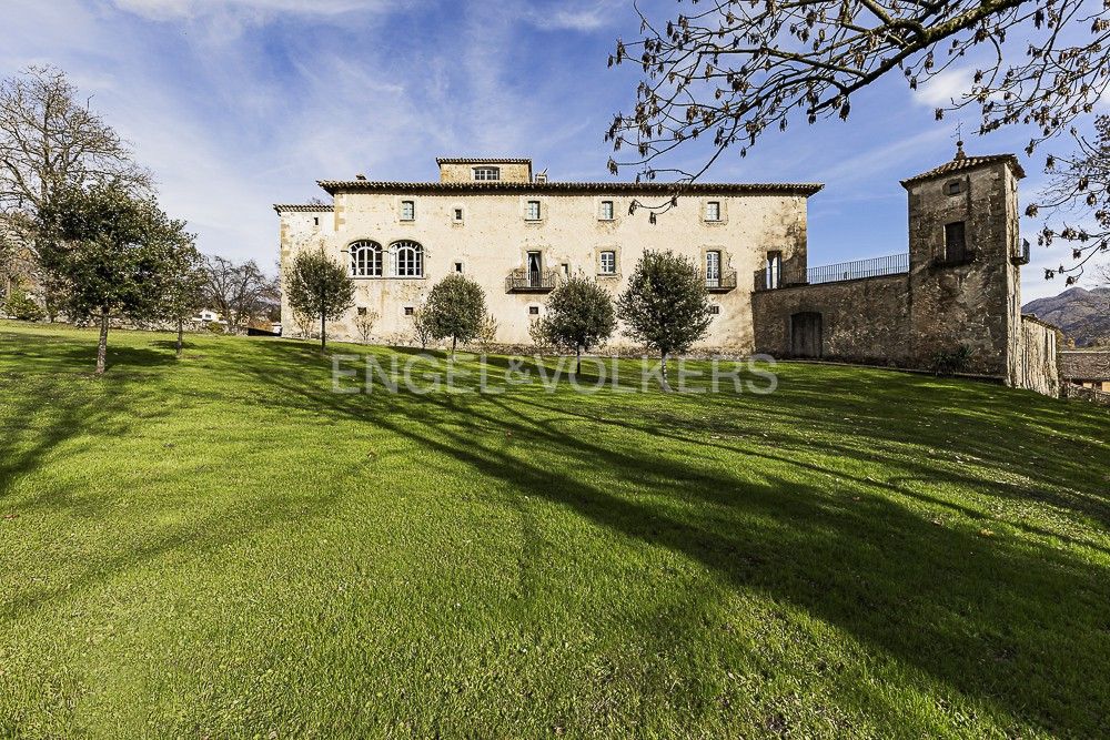 Vista exterior de Finca rústica en venda en Vidrà amb Calefacció i Jardí privat
