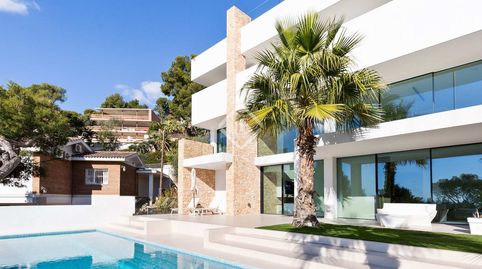 Magnífica villa de estilo ibicenco de lujo en venta en la mejor urbanización de toda la costa de Barcelona