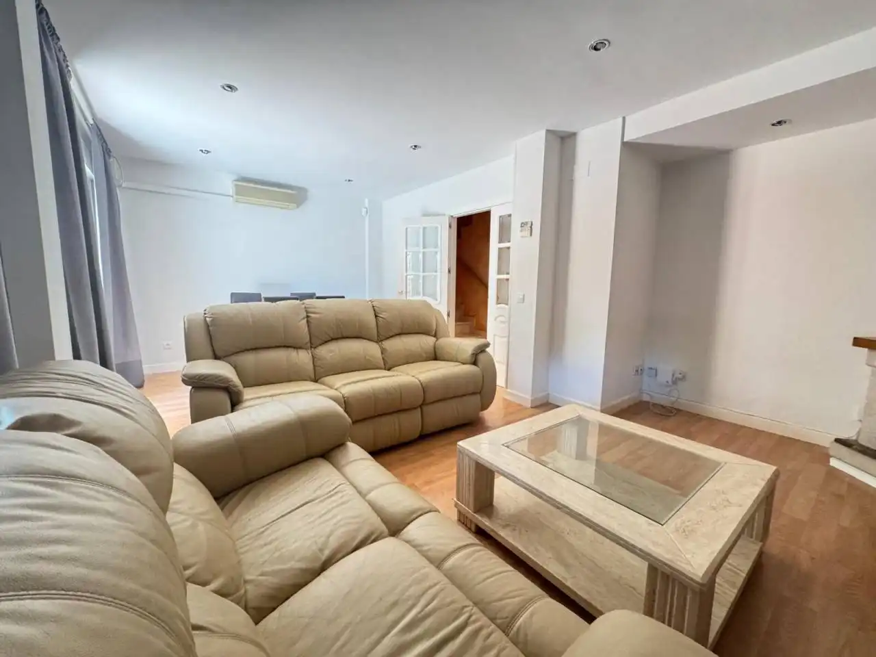 Living room of Houses for rent in Alcalá de Henares  with Air Conditioner, Heating and Private garden