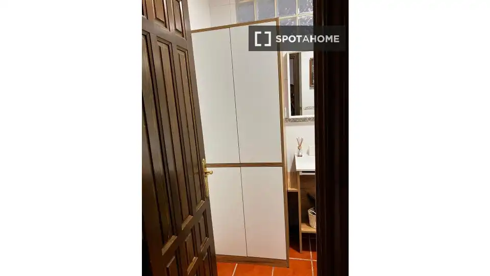 Dormitori de Apartament per a compartir en Madrid amb Aire condicionat, Calefacció i Terrassa