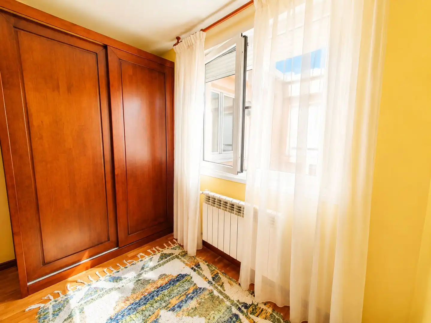 Habitación de Piso en venta en Oviedo  con Calefacción y Trastero