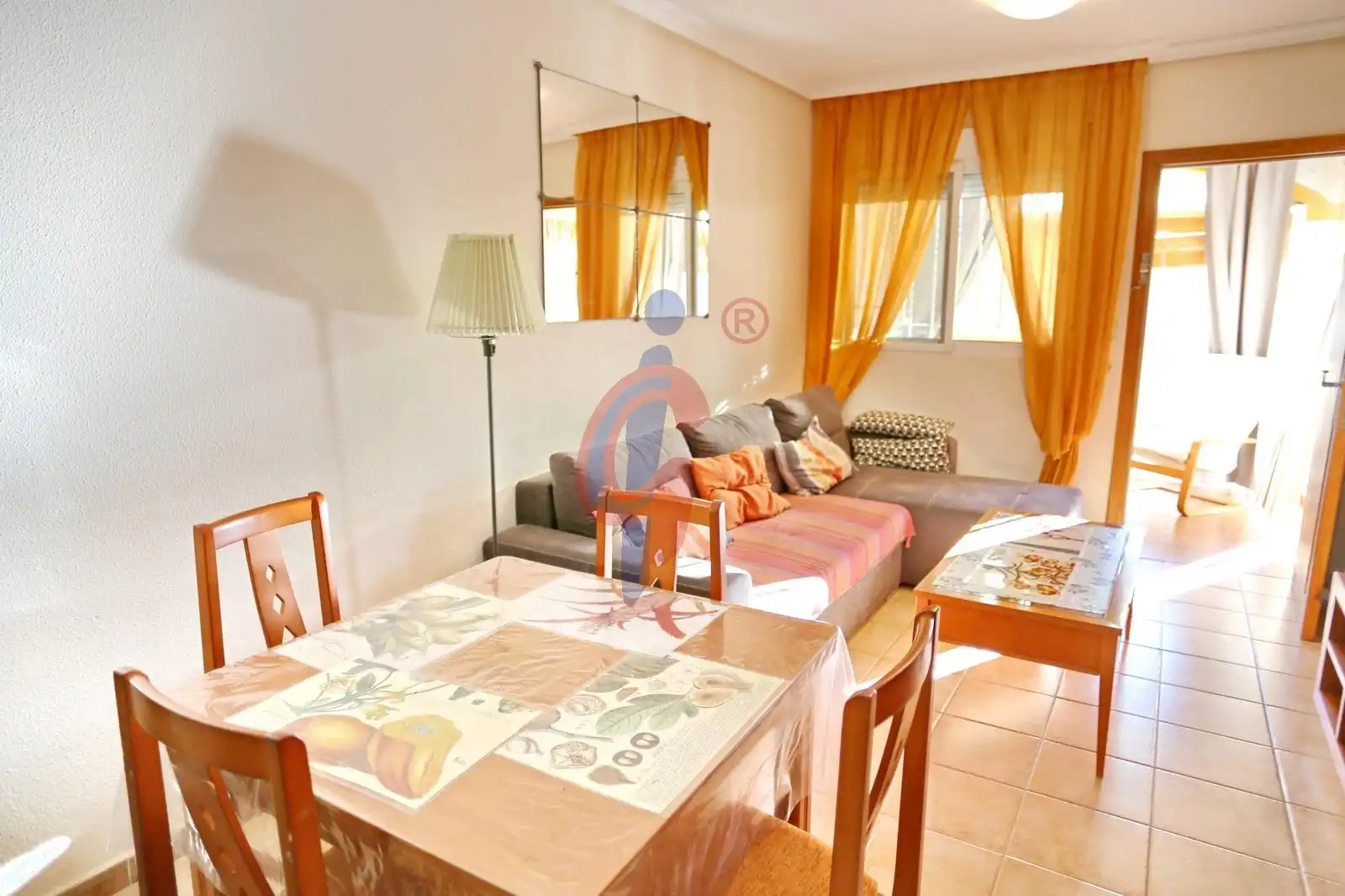 Habitación de Casa adosada en venta en Guardamar del Segura con Aire acondicionado, Calefacción y Terraza