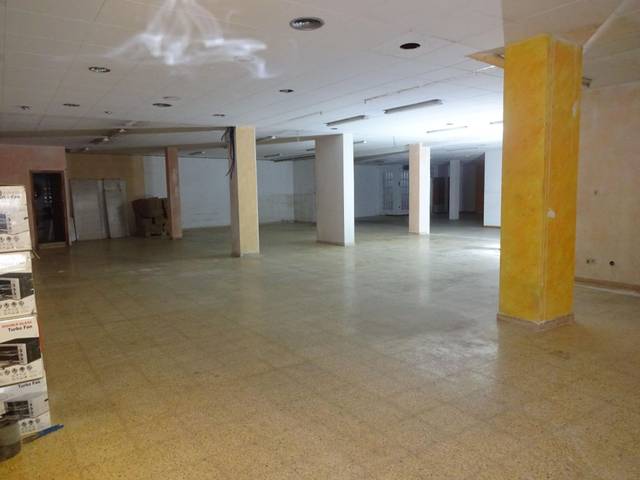 Local comercial en Alquiler en Rocafonda
