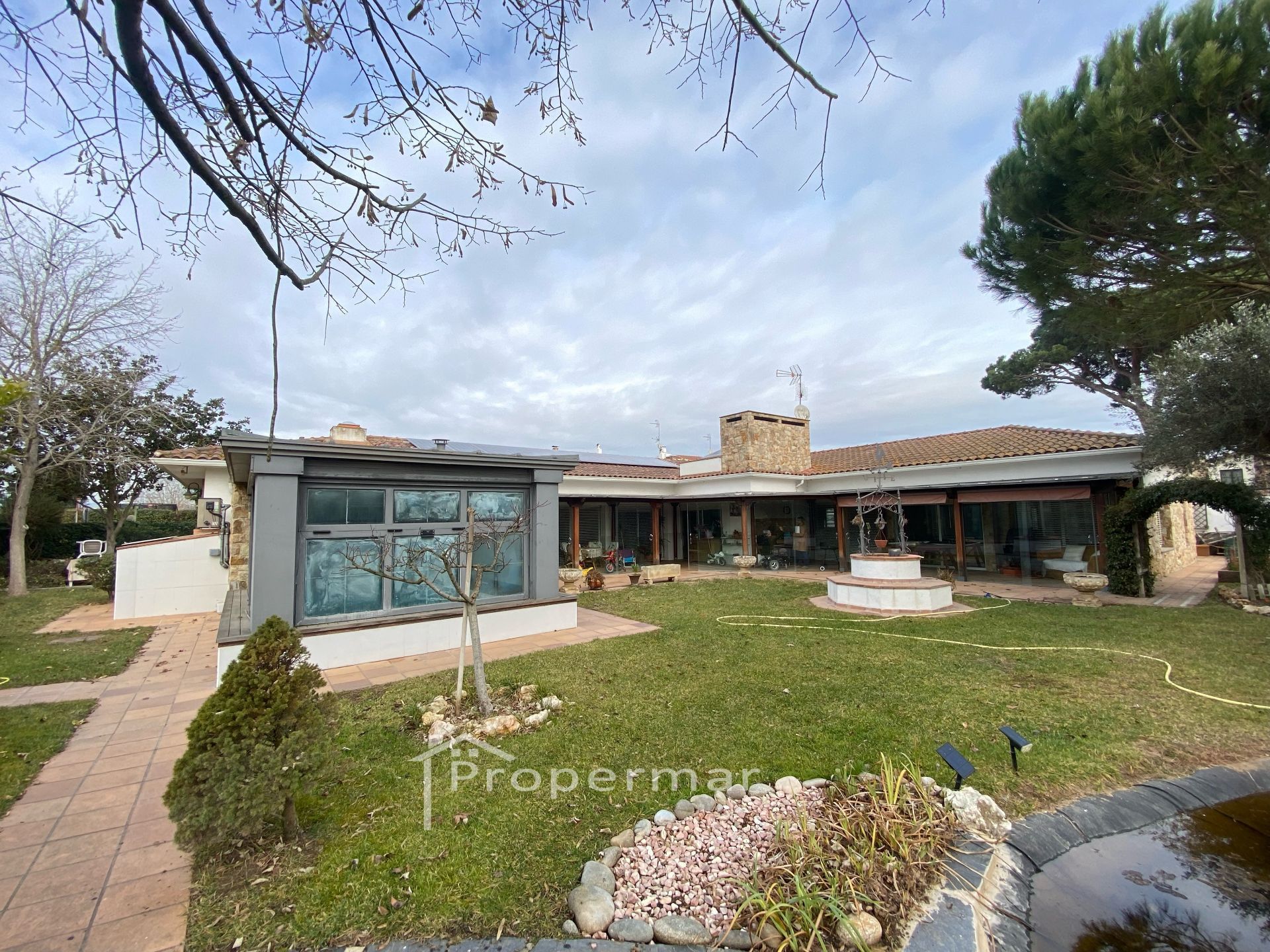 Vista exterior de Casa o xalet en venda en Montornès del Vallès amb Aire condicionat, Calefacció i Jardí privat
