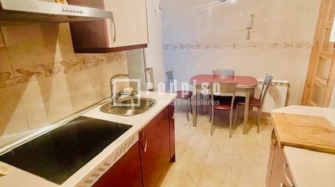 Foto 3 de Piso en venta en Numancia, Madrid