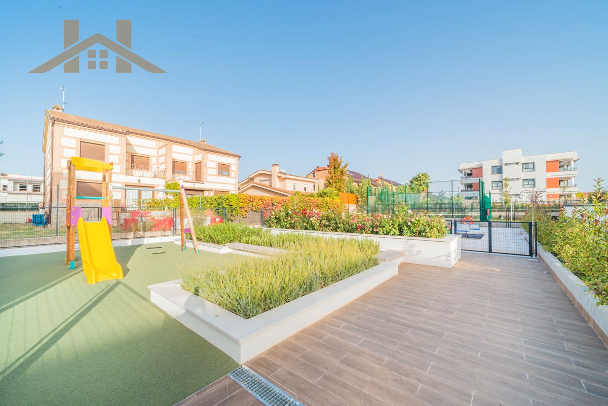 Terrassa de Pis en venda en Villanueva de la Cañada amb Calefacció, Jardí privat i Terrassa