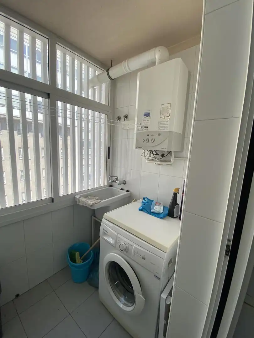 Baño de Piso de alquiler en A Coruña Capital  con Calefacción y Amueblado