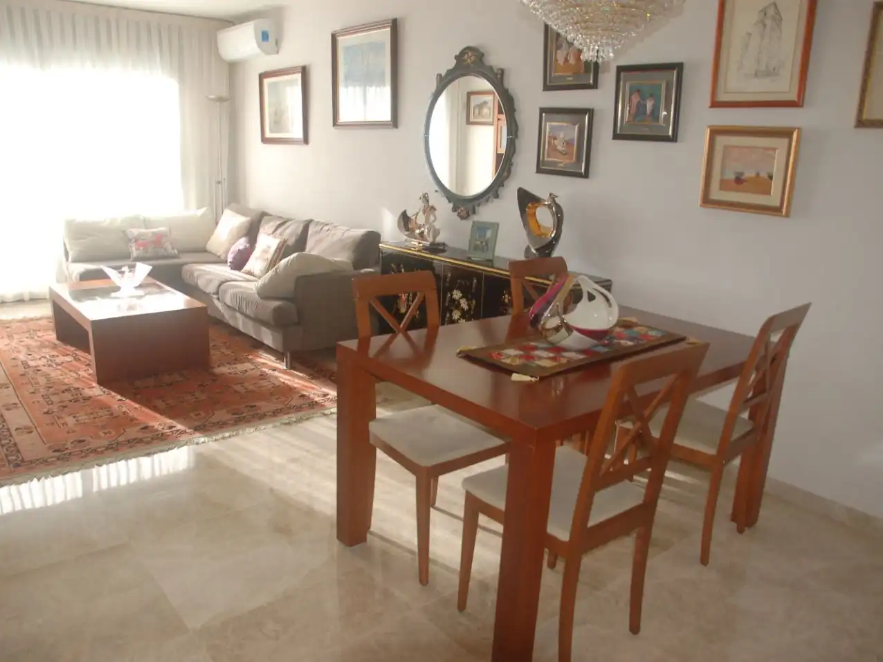 Sala de estar de Piso en venta en L'Hospitalet de Llobregat con Aire acondicionado, Terraza y Balcón