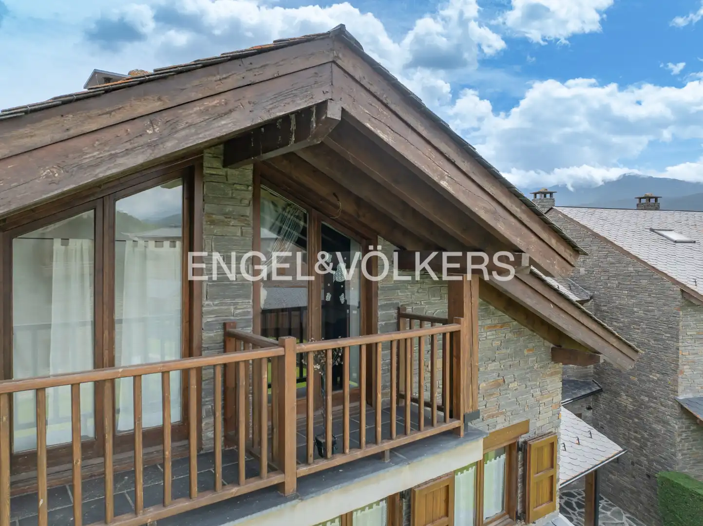 Terrassa de Casa adosada en venda en Bellver de Cerdanya amb Calefacció, Parquet i Terrassa