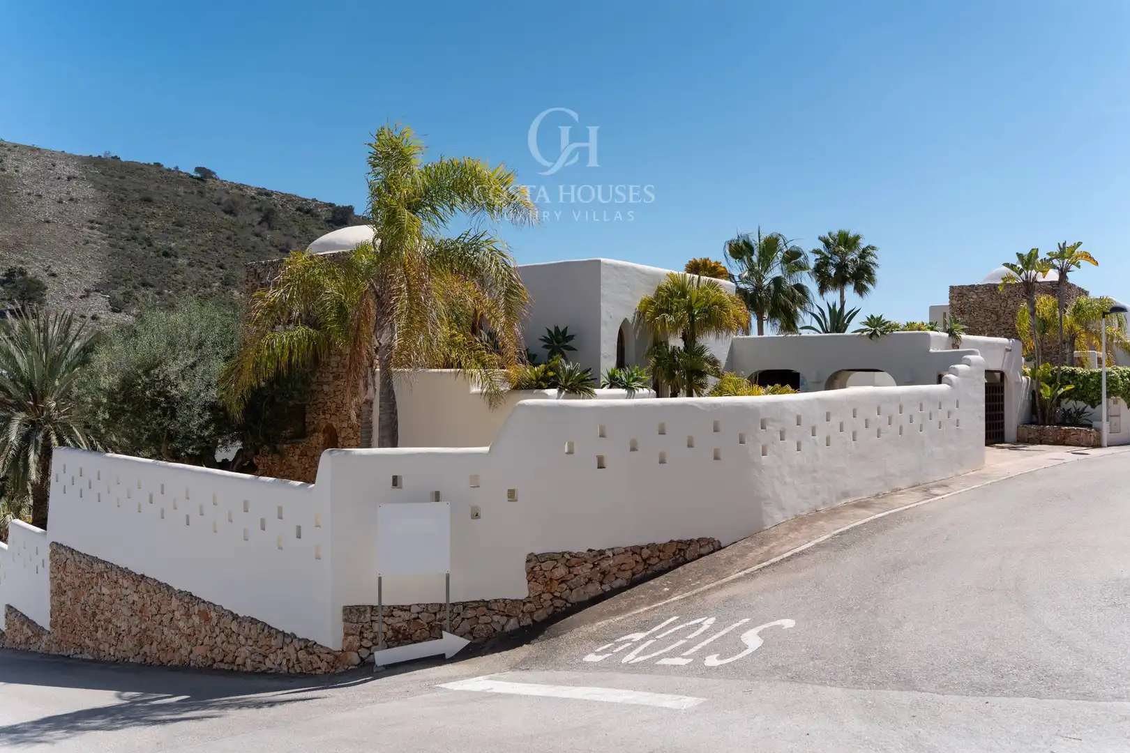 Vista exterior de Casa o xalet en venda en Moraira amb Aire condicionat, Calefacció i Jardí privat