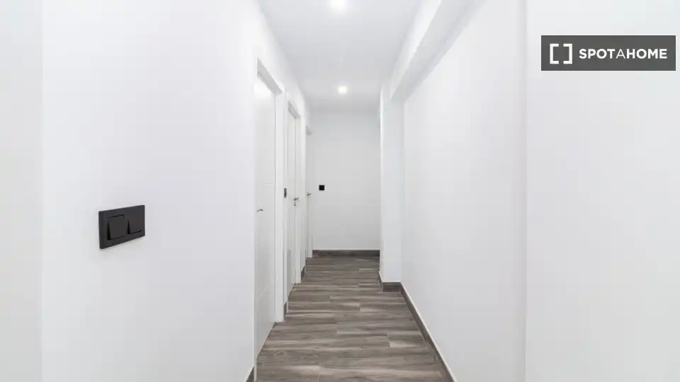 Habitació a Penya - Roja - Avda. Francia