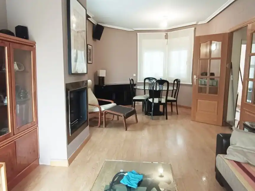 Sala d'estar de Casa o xalet en venda en Moralzarzal amb Calefacció, Jardí privat i Parquet