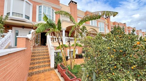 Foto 2 de Casa adosada en venta en Los Molinos - Villa Blanca, Almería Capital