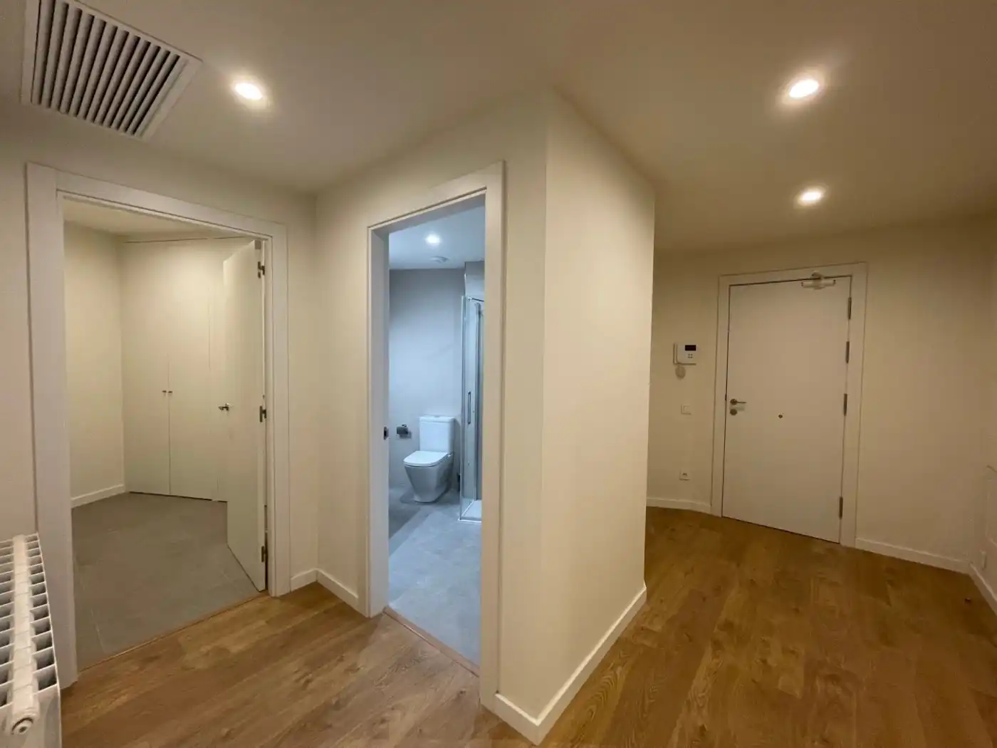 Flat for rent in Manresa  with Air Conditioner, Heating and Parquet flooring