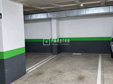 Einzelparkplatz mit Aufzug zum Verkauf in Oeste
