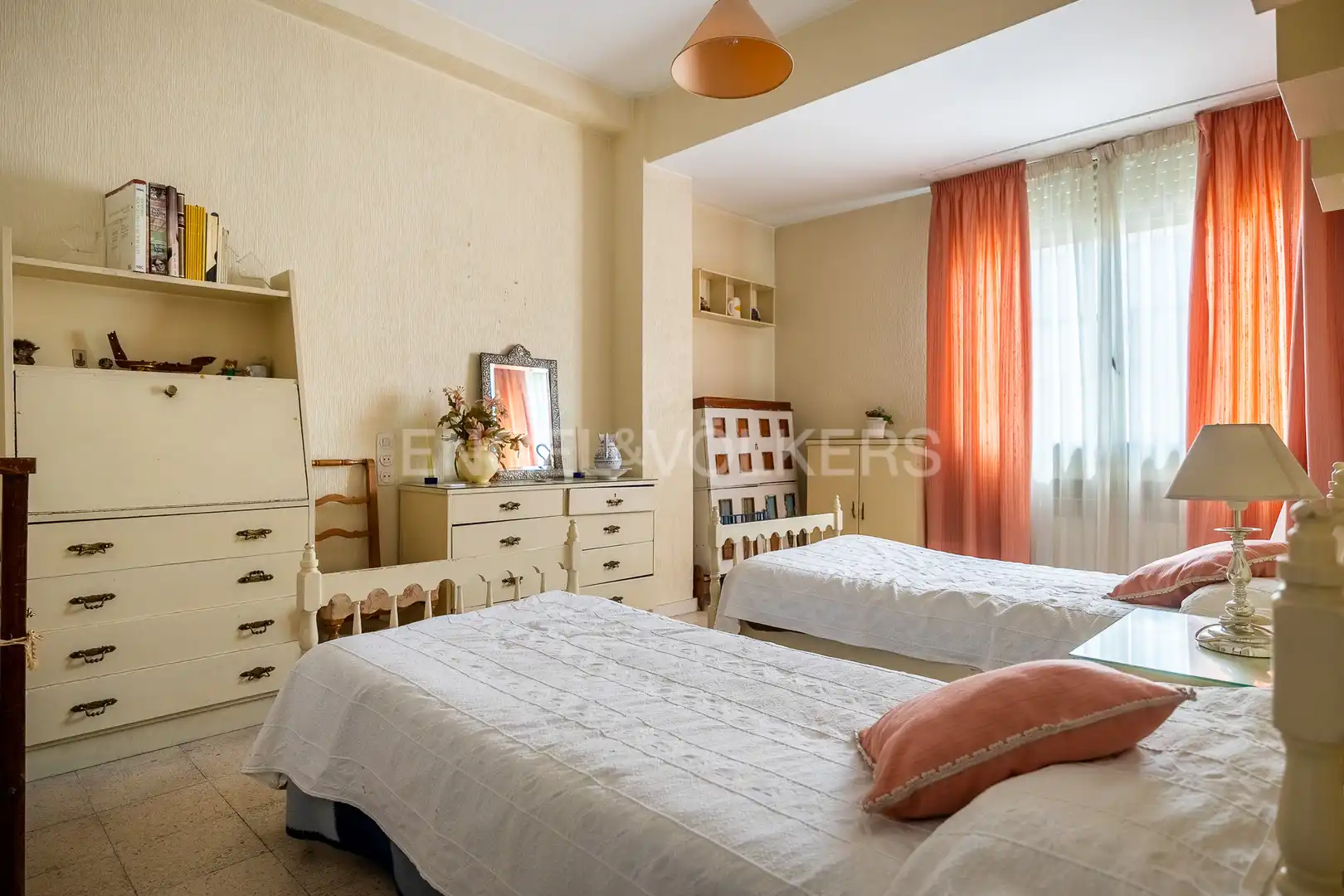 Bedroom of Flat for sale in Sevilla  with Air Conditioner, Heating and Terrace