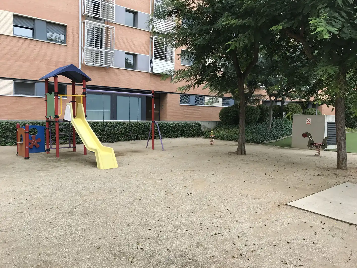 Parking de Piso en venta en Sant Joan Despí con Aire acondicionado, Calefacción y Horno