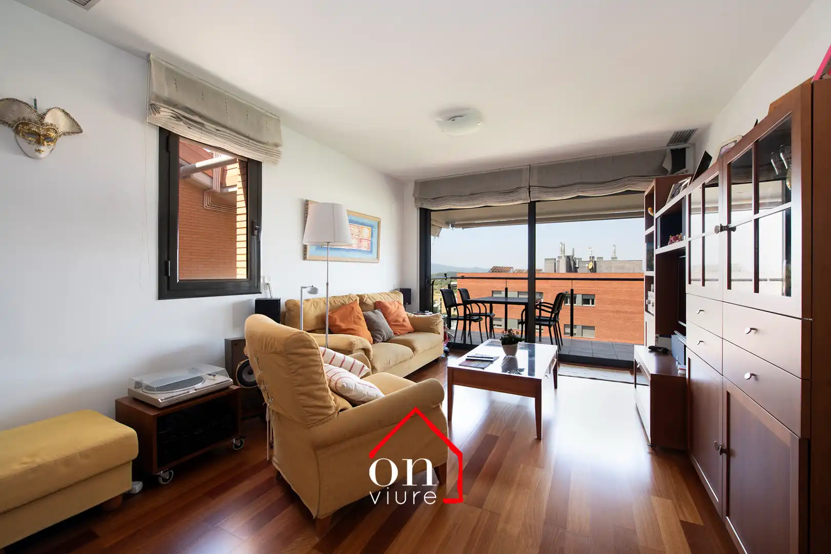 Living room of Attic for sale in Sant Cugat del Vallès  with Air Conditioner, Heating and Parquet flooring