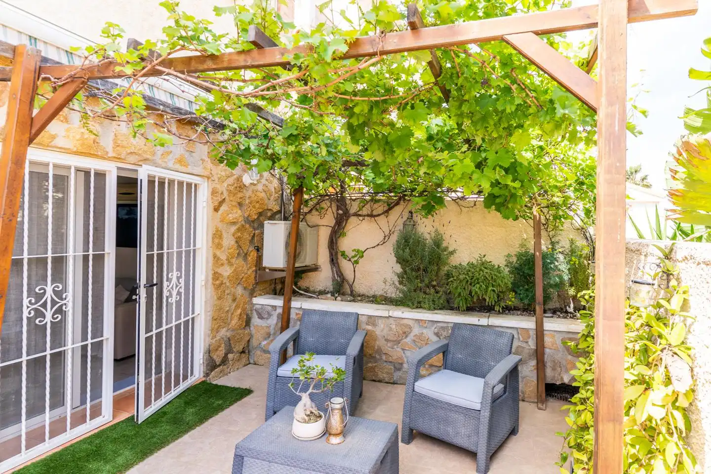 Terrasse von Haus oder Chalet zum Verkauf in Santa Pola mit Klimaanlage, Privatgarten und Terrasse