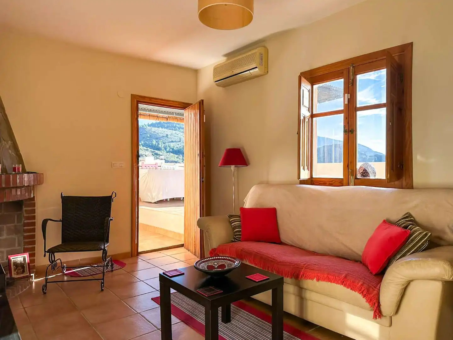 Bedroom of Houses for sale in Vélez de Benaudalla