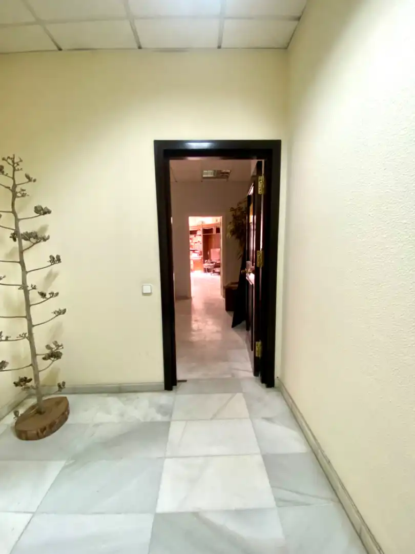 Oficina en venta en Almería