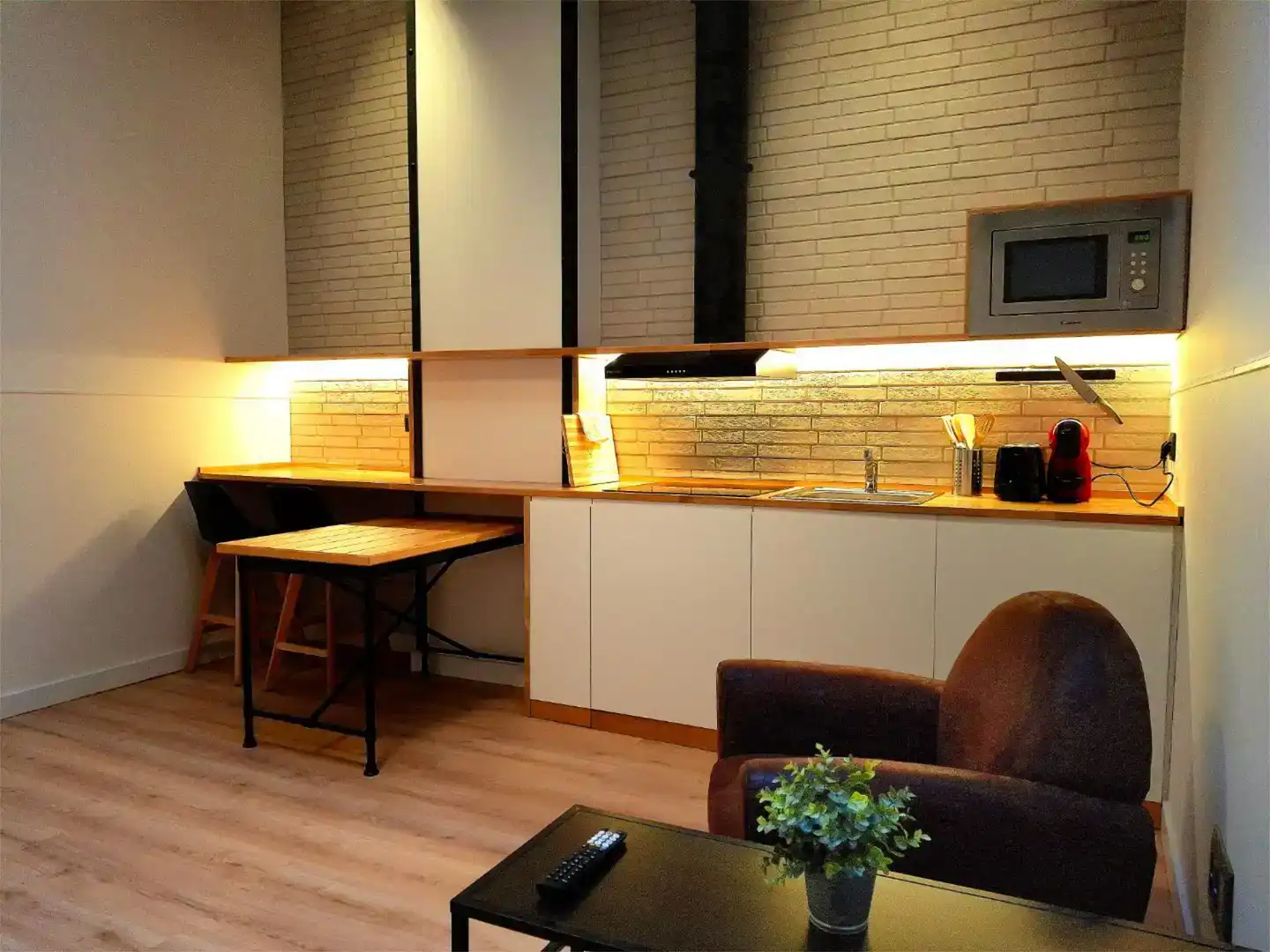 Cuina de Loft de lloguer en Madrid amb Aire condicionat i Moblat
