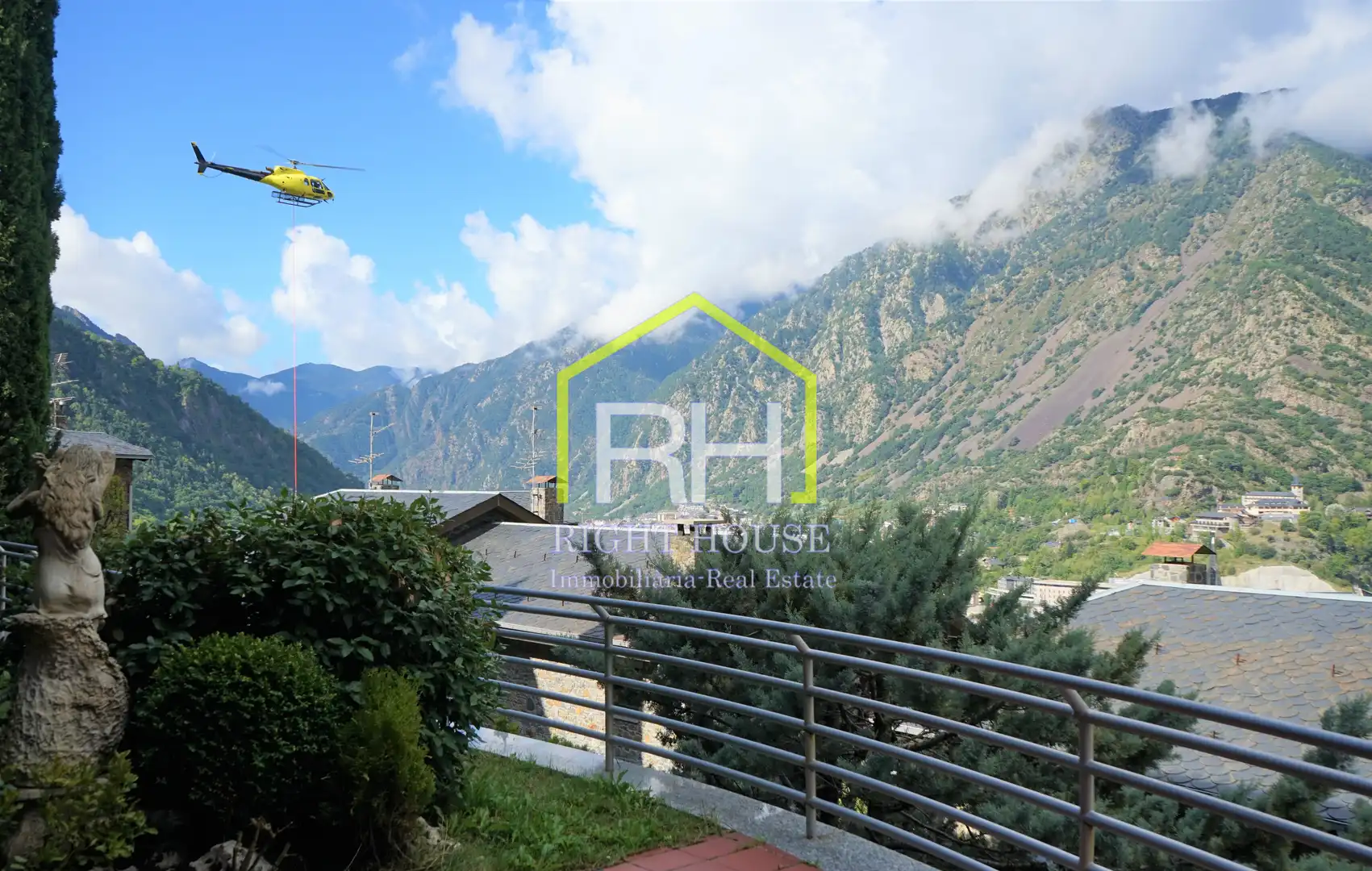 Exterior view of Houses for sale in Escaldes – Engordany  with Heating, Private garden and Parquet flooring