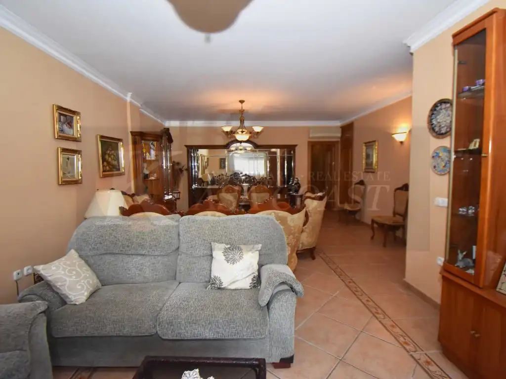 Sala de estar de Piso en venta en Fuengirola con Aire acondicionado y Terraza
