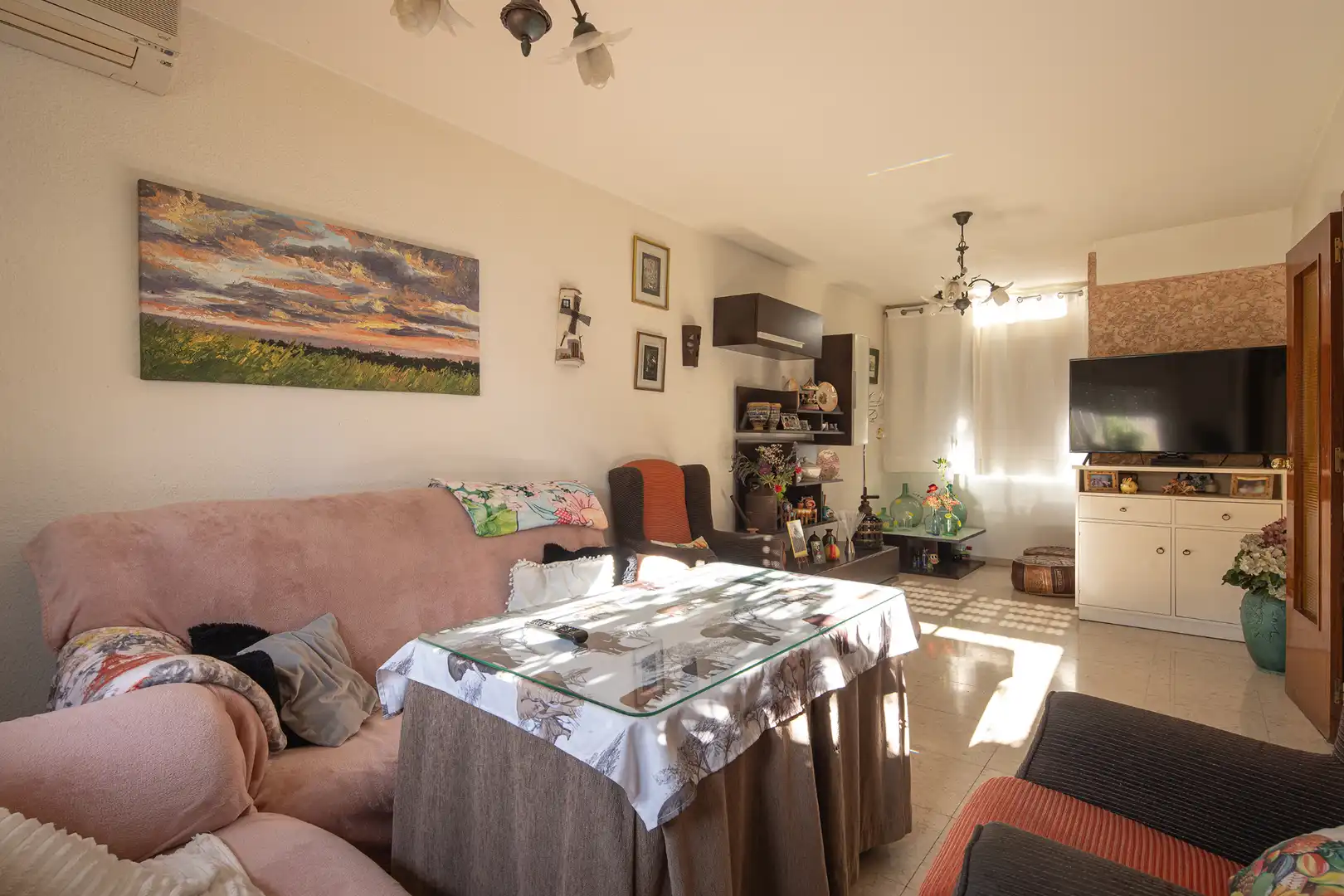 Sala de estar de Casa adosada en venta en Huétor Vega con Aire acondicionado, Terraza y Amueblado