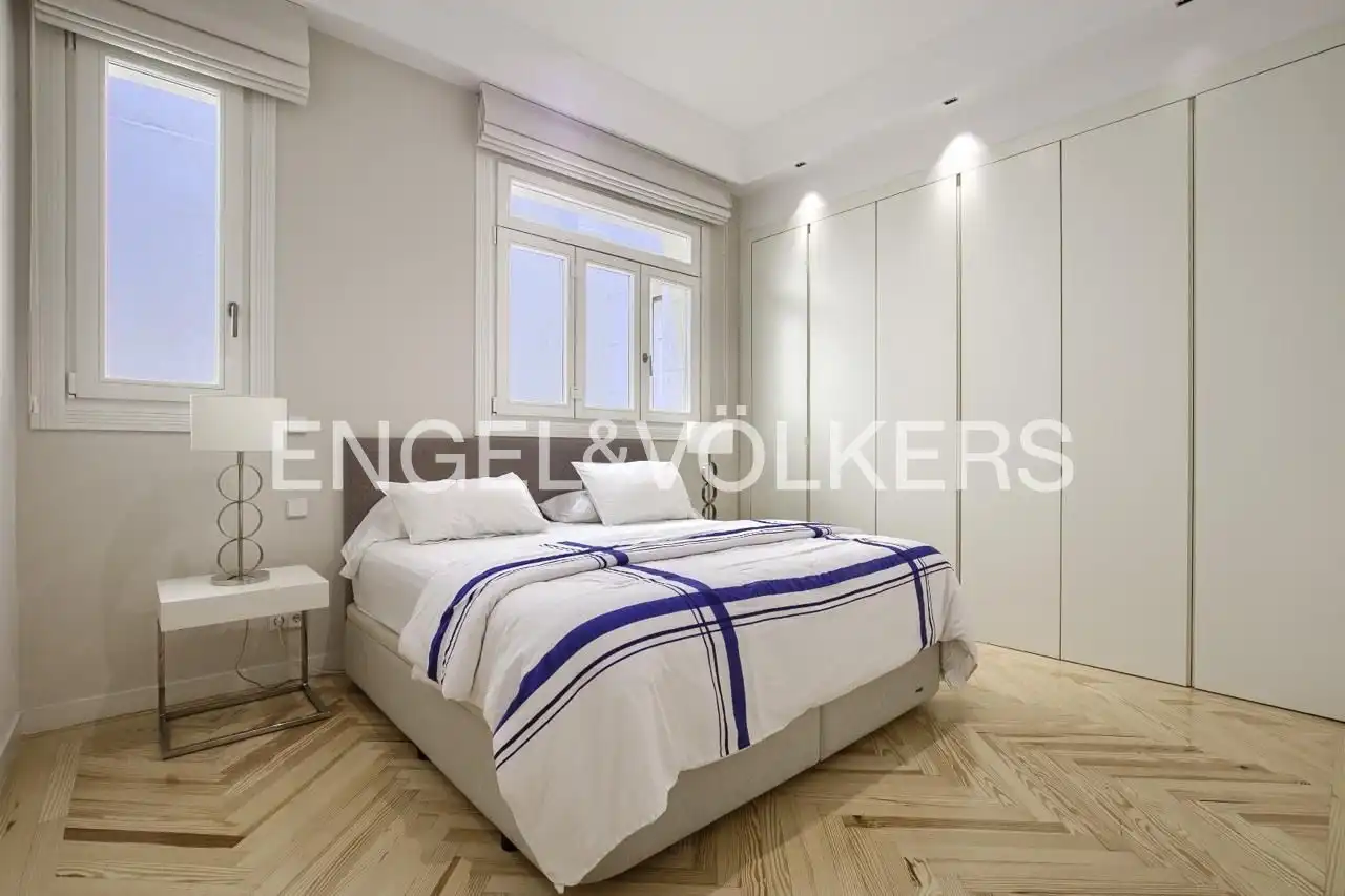 Habitación de Piso de alquiler en Madrid con Aire acondicionado, Calefacción y Jardín privado