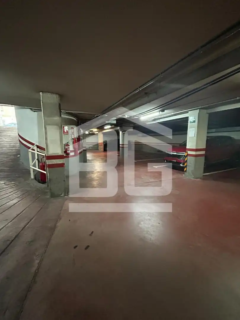 Parkplatz von Garage zur Miete in Sant Miquel