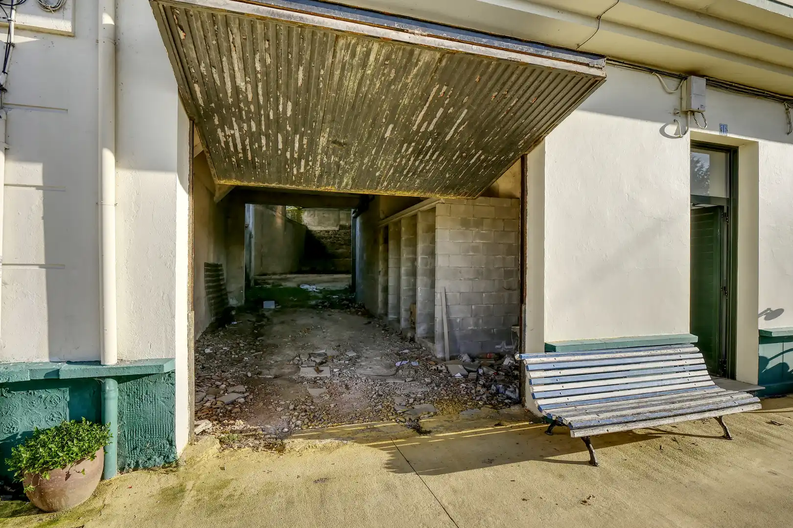 Industrial buildings for sale in Miño
