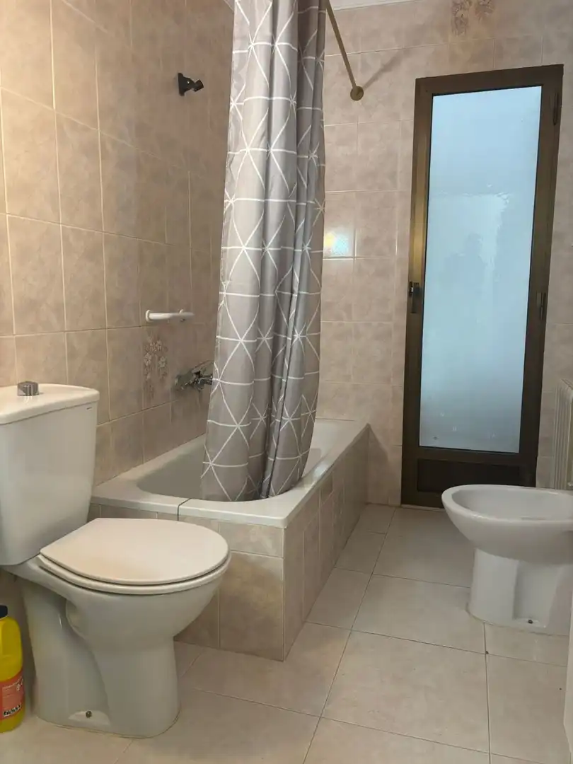 Baño de Piso en venta en Tarazona de la Mancha con Calefacción y Balcón