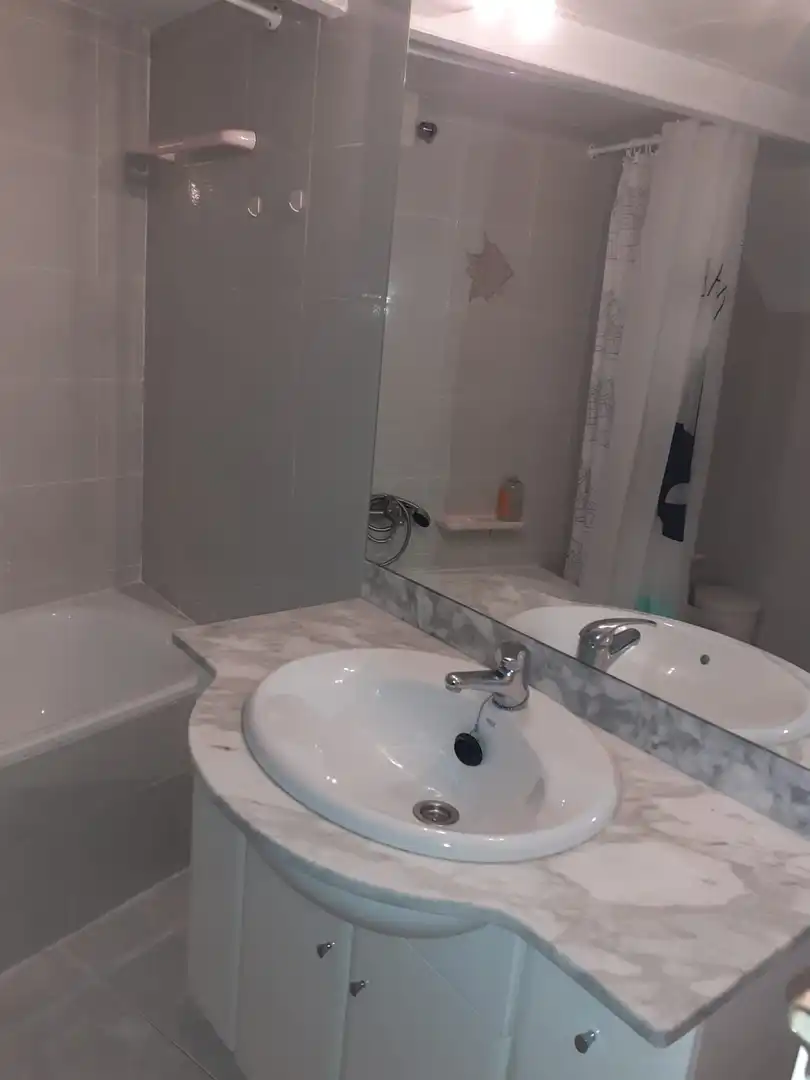Bany de Casa o xalet en venda en Nalda amb Calefacció, Traster i Rentadora